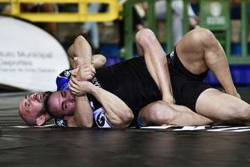 Taz Jinámar golpea fuerte en el Combat Grappling/TA.